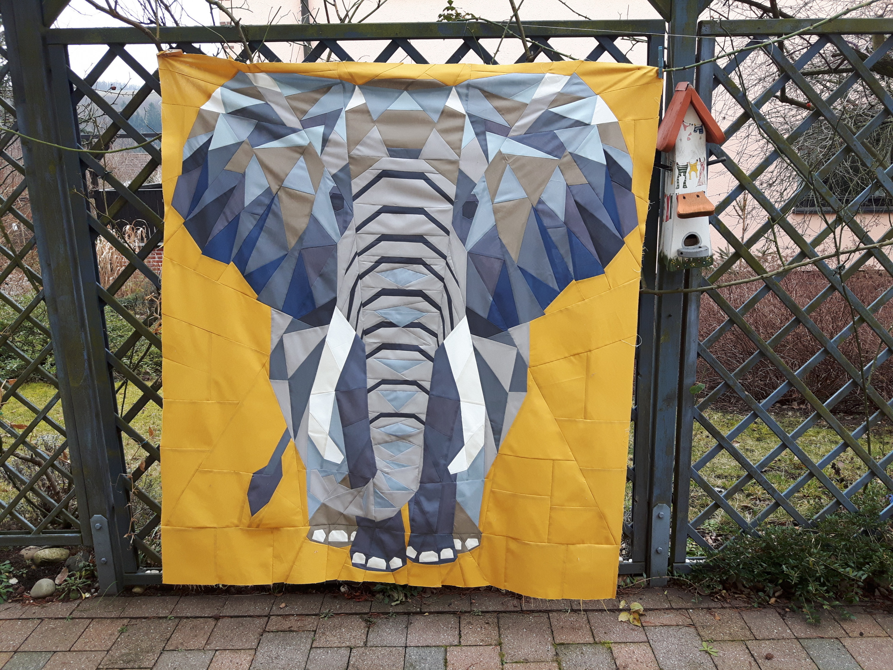 Elefant im Garten