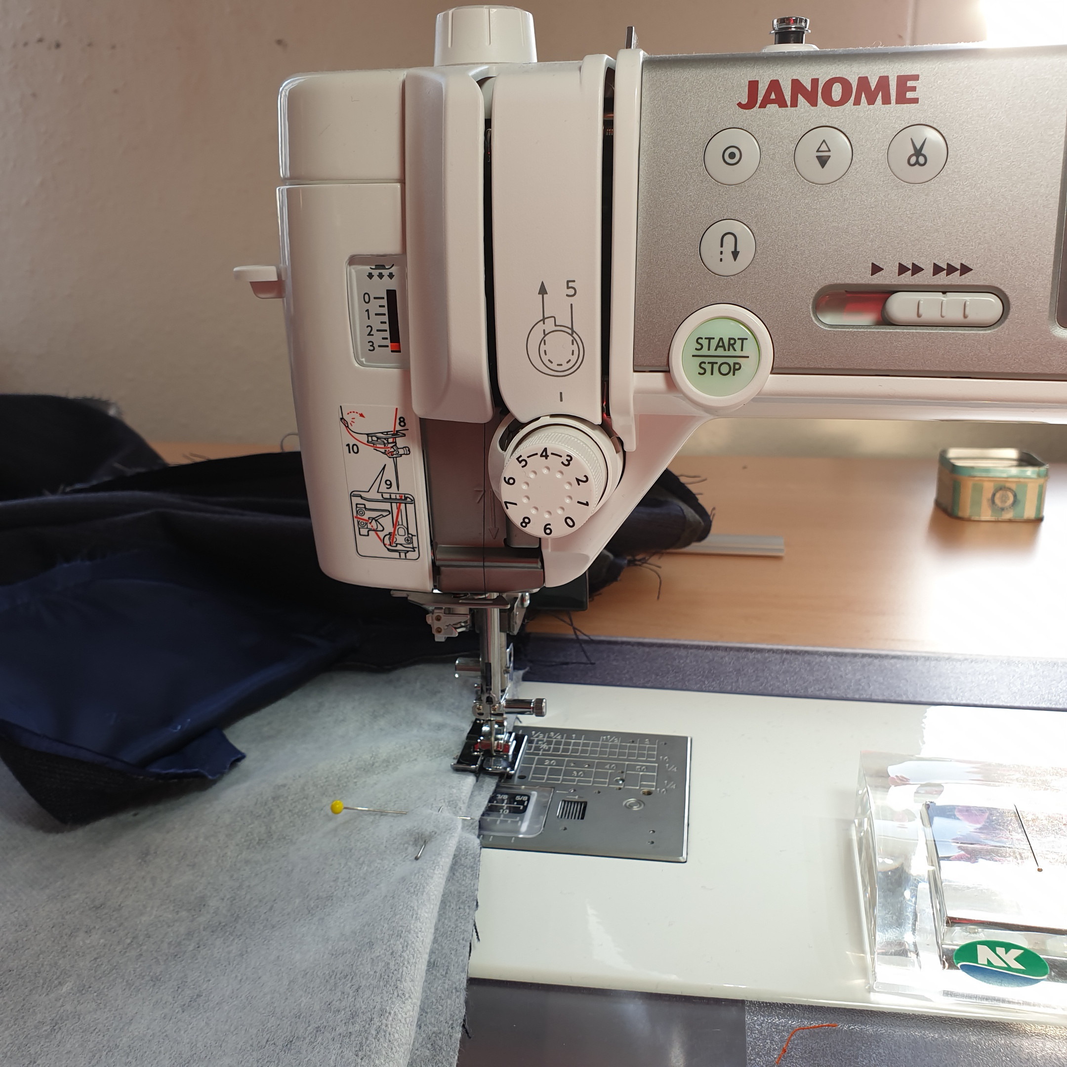 Janome mc 6700