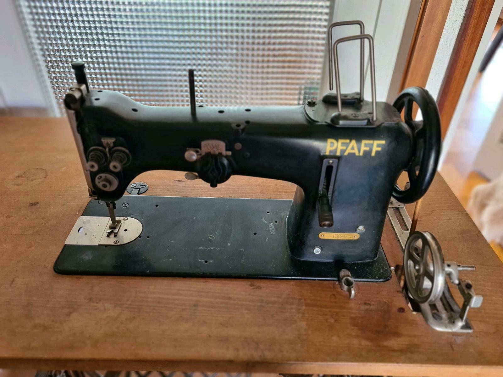 Pfaff Industrienähmaschine 138 6 U in schwartz