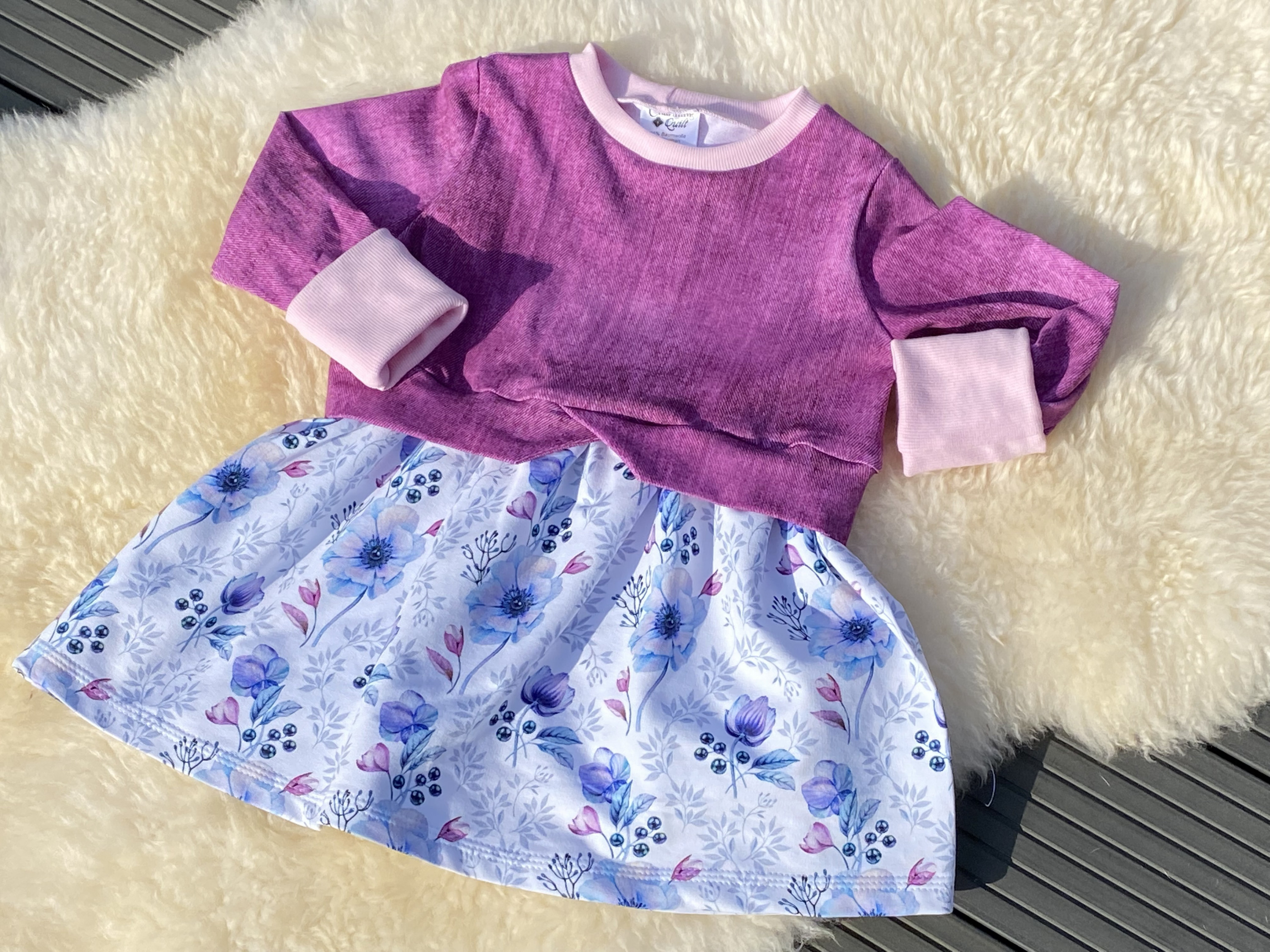 Girly Sweater mit Blumen in Gr 110