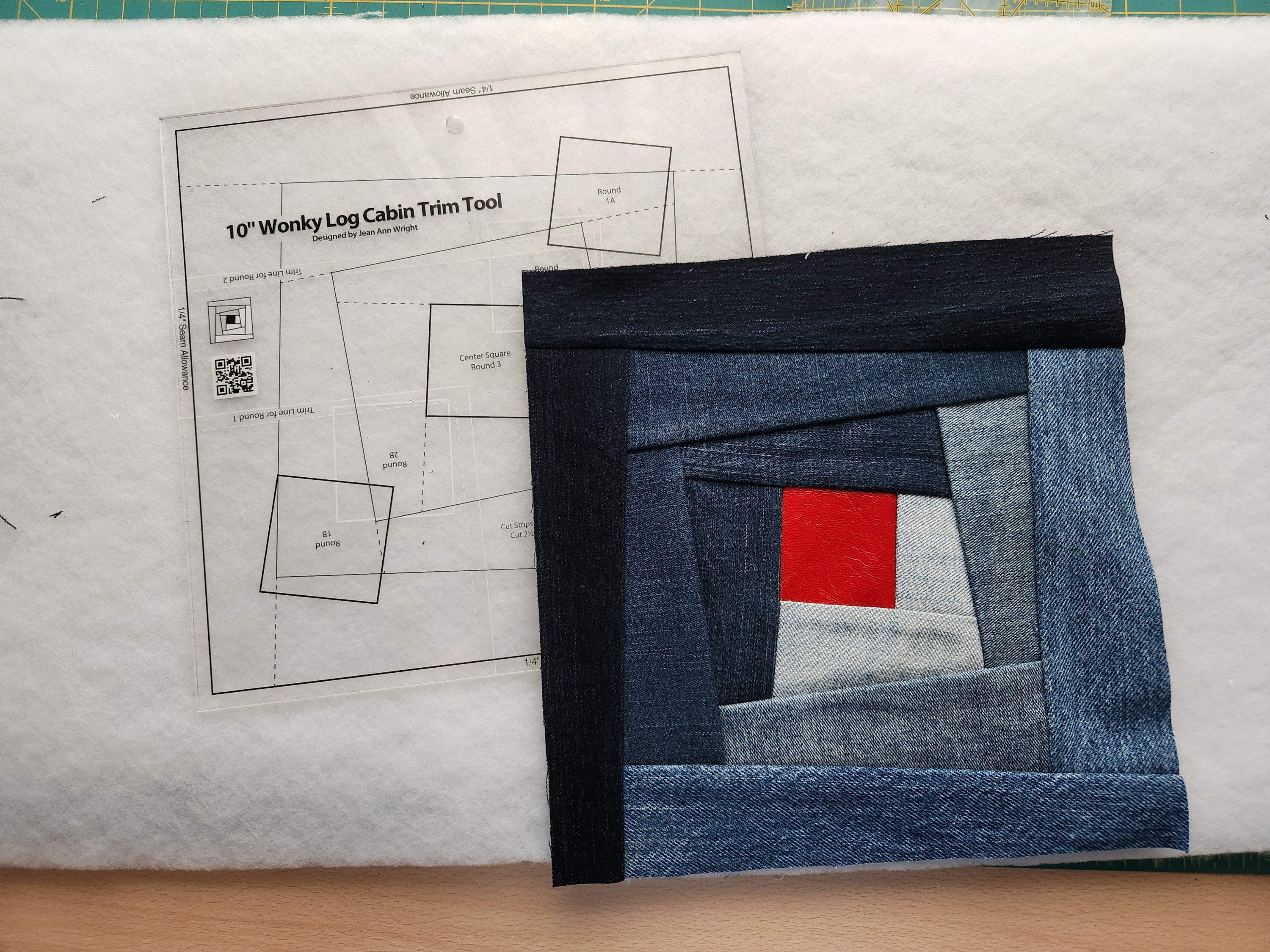 Wonky Log Cabin Block, recycling Denim und Leder